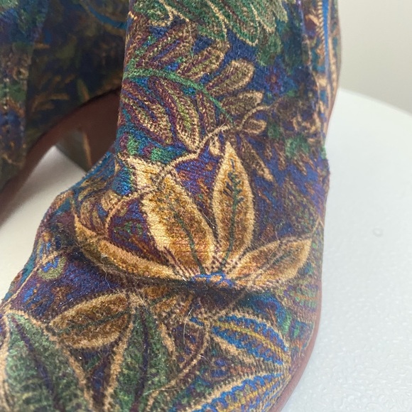 Velvet fern pattern boots - Picture 4 of 6